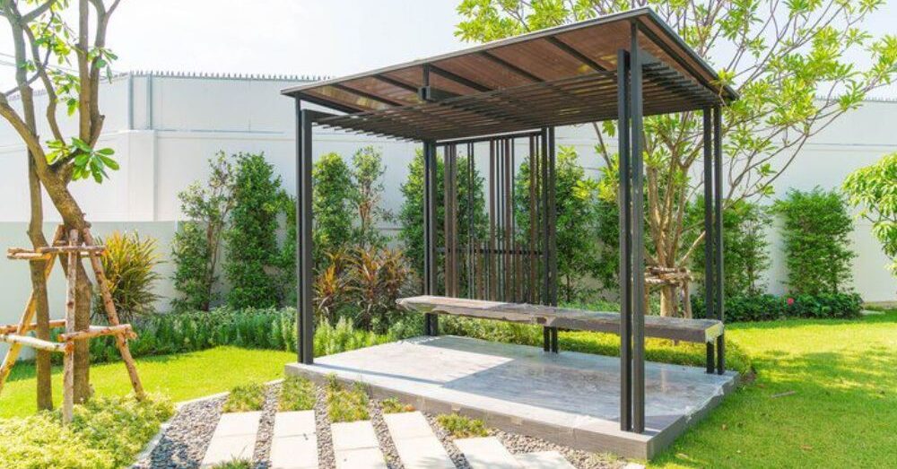 empty-pavilion-garden